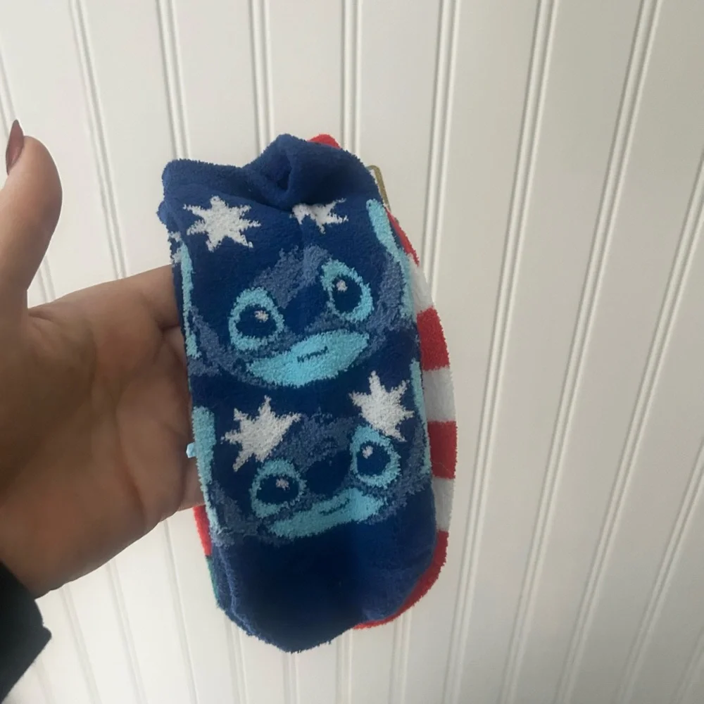 ⭐️ NEW Disney Green Stitch Holiday Christmas Fuzzy Socks Set
